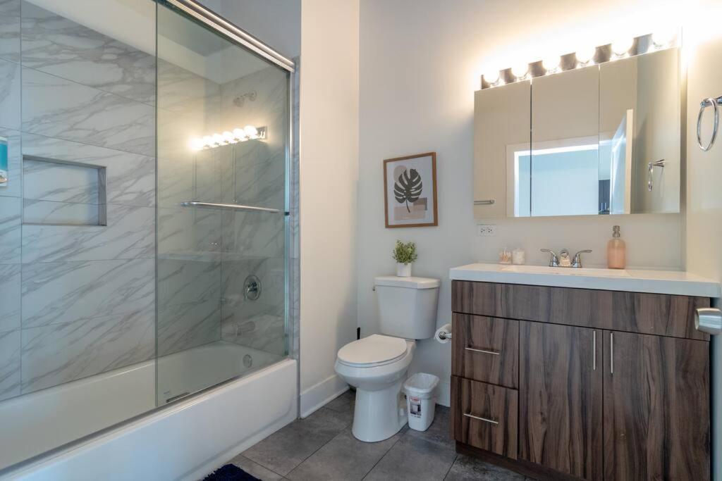 Mccormick Place 2Br Stylish Suite With Optional Parking And Gym For Up To 8 Guests Near Soldier Field And Grant Park Chicago Exterior foto